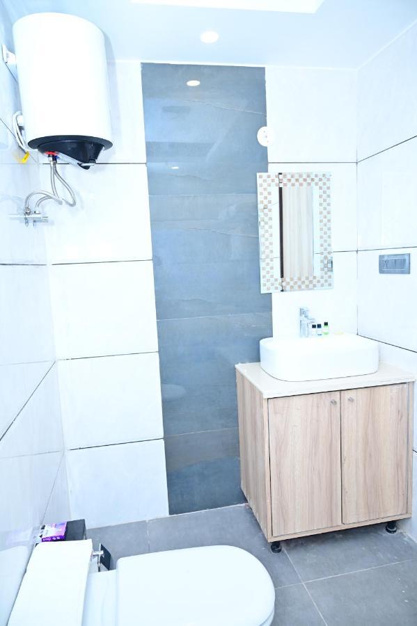 The Dwelling Inn Greater Noida Exterior photo