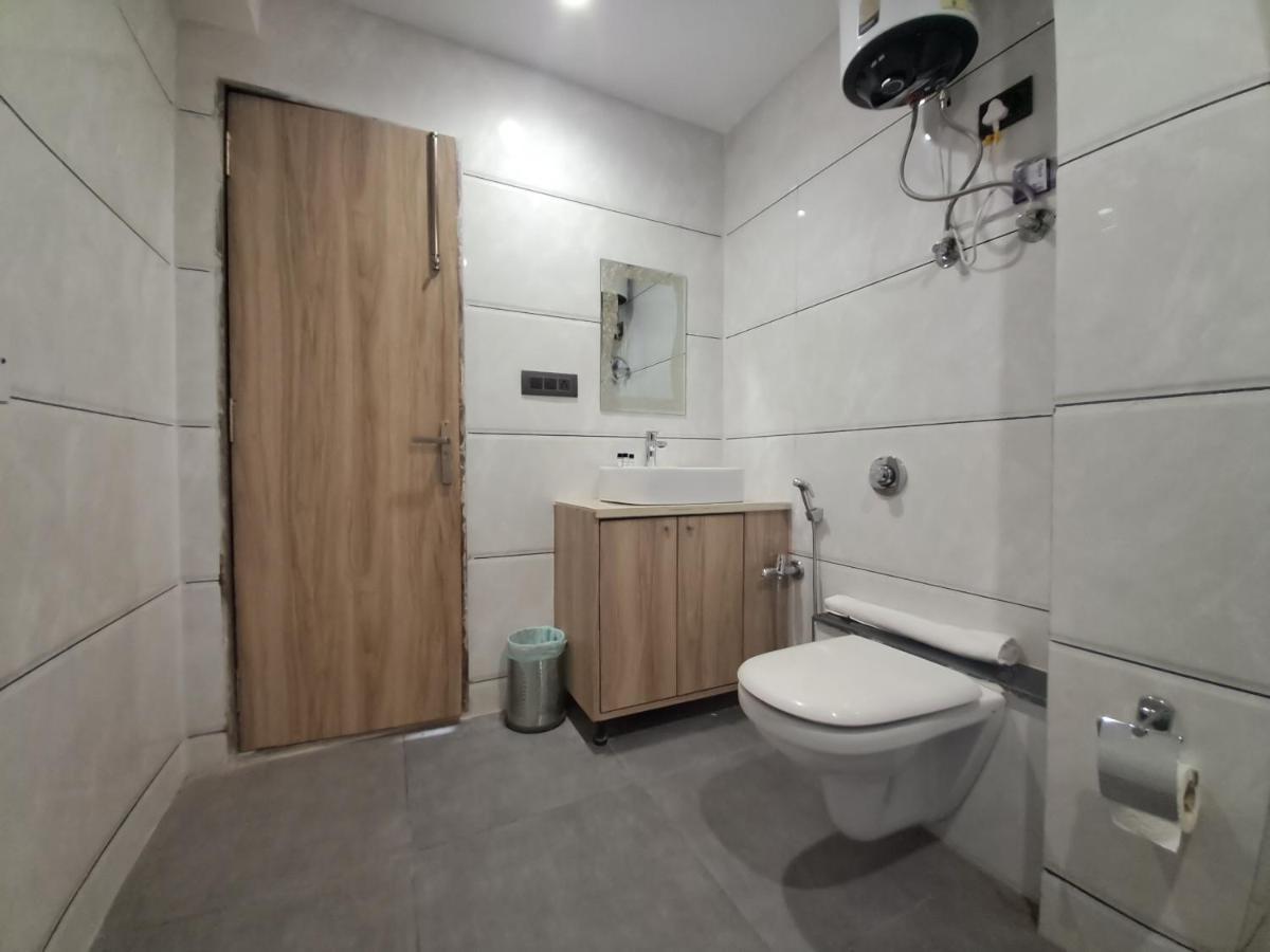 The Dwelling Inn Greater Noida Exterior photo